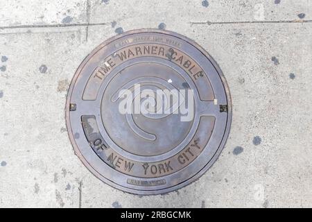 Copertura di tombini nella città di New York, New York Foto Stock