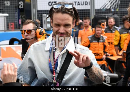 Silverstone, Regno Unito. 9 luglio 2023: Circuito di Silverstone, Northamptonshire, Inghilterra: Formula 1 2023 Aramco Gran Premio di Formula 1 britannico: Giornata di gara; Liam Payne sulla griglia di partenza credito: Action Plus Sports Images/Alamy Live News Foto Stock