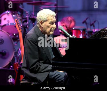 Italia, Venezia, 09 luglio 2023: Paolo Conte si esibisce in piazza San Marco a Venezia il 9 luglio 2023 a Venezia. Foto © Ottavia da re/sintesi/Alamy Live News Foto Stock