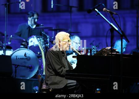 Italia, Venezia, 09 luglio 2023: Paolo Conte si esibisce in piazza San Marco a Venezia il 9 luglio 2023 a Venezia. Foto © Ottavia da re/sintesi/Alamy Live News Foto Stock