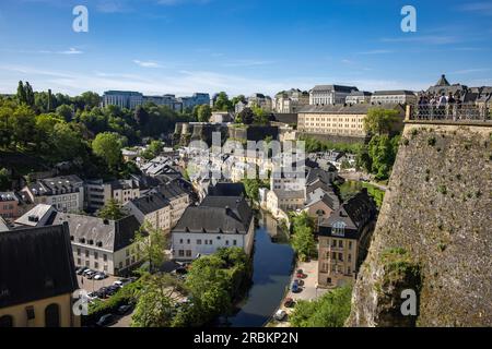 Vista del fondo lungo il fiume Alzette, città di Lussemburgo, Lussemburgo, Europa Foto Stock