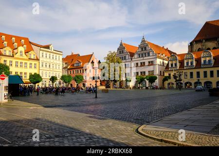 Città vecchia con belle case a Naumburg/Saale sulla strada romanica, Burgenlandkreis, Sassonia-Anhalt, Germania Foto Stock