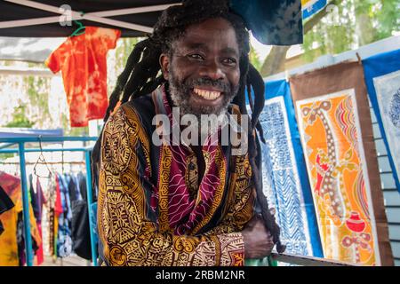 Ritratto dell'artista Rastafari per le strade di Harare, in Zimbabwe Foto Stock