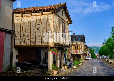 Francia, Aveyron (12), Najac, etichettato come i villaggi più belli della Francia, il villaggio medievale Foto Stock