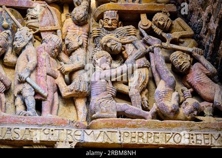 Francia, Aveyron (12), Conques, etichettati come i più bei villaggi della Francia, palcoscenico sul Camino de Santiago, chiesa abbaziale di Sainte-Foy, XI e XII secolo Foto Stock