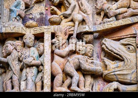 Francia, Aveyron (12), Conques, etichettati come i più bei villaggi della Francia, palcoscenico sul Camino de Santiago, chiesa abbaziale di Sainte-Foy, XI e XII secolo Foto Stock