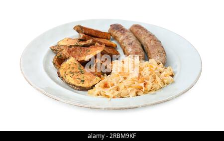 Piatto con crauti, salsicce e patate isolate su bianco Foto Stock
