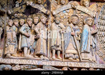 Francia, Aveyron (12), Conques, etichettati come i più bei villaggi della Francia, palcoscenico sul Camino de Santiago, chiesa abbaziale di Sainte-Foy, XI e XII secolo Foto Stock