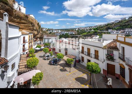 Plaza de Andalucia - Setenil de las Bodegas, Andalusia, Spagna Foto Stock