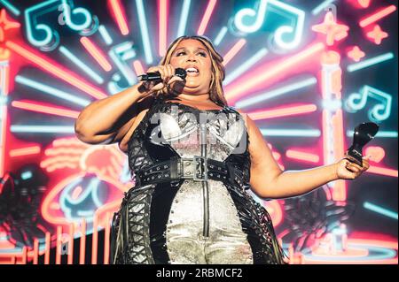 MADRID, MAD COOL FESTIVAL 2023, SPAGNA: La rapper, cantante, cantautrice, flautista e attrice americana Lizzo (vera Melissa Viviane Jefferson) si esibisce dal vivo sul palco al Mad Cool Festival 2023. Foto Stock