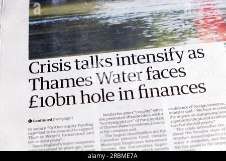 "Crisis Talks Enintensify AS Thames Water affronta un buco di 10 miliardi di sterline nelle finanze" Guardian Newspaper headline Environment Crisis 29 June 2023 iEngland UK Britain Foto Stock