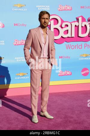 Los Angeles, California, USA. 9 luglio 2023. Ryan Gosling partecipa alla prima mondiale di "Barbie" al Shrine Auditorium and Expo Hall il 9 luglio 2023 a Los Angeles, California. Crediti: Jeffrey Mayer/JTM Photos/Media Punch/Alamy Live News Foto Stock