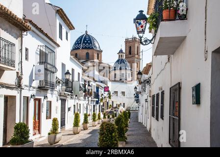 Altea, in cima alla collina, chiesa di Nuestra Senora de Consuleo a Carrer San Miguel, Costa Blanca, Spagna Foto Stock