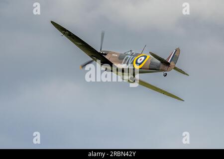 Supermarine Spitfire Mk1 «N3200» aviotrasportato allo Shuttleworth Military Airshow il 2 luglio 2023 Foto Stock