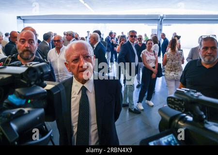 Napoli, Campania, ITALIA. 10 luglio 2023. 10/07/2023 Napoli, inaugurazione del nuovo sottopassaggio dal porto di Napoli a Piazza Municipio.nella foto: Il Presidente della regione Campania l'onorevole Vincenzo de Luca (Credit Image: © Fabio Sasso/ZUMA Press Wire) SOLO USO EDITORIALE! Non per USO commerciale! Crediti: ZUMA Press, Inc./Alamy Live News Foto Stock
