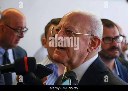 Napoli, Campania, ITALIA. 10 luglio 2023. 10/07/2023 Napoli, inaugurazione del nuovo sottopassaggio dal porto di Napoli a Piazza Municipio.nella foto: Il Presidente della regione Campania l'onorevole Vincenzo de Luca (Credit Image: © Fabio Sasso/ZUMA Press Wire) SOLO USO EDITORIALE! Non per USO commerciale! Crediti: ZUMA Press, Inc./Alamy Live News Foto Stock