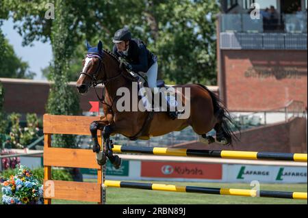 Calgary, Alberta, Canada, 8 luglio 2023. Francisco Pasquel Vega (mex) in sella alla dominante 2000 Z, CSI North American, Spruce Meadows - la QE II Cup. Foto Stock