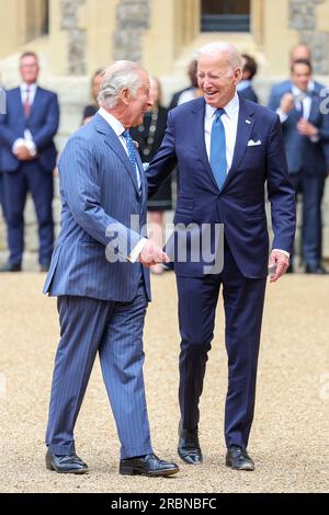 Windsor, Regno Unito. 10 luglio 2023. Il presidente DEGLI STATI UNITI Joe Biden incontra il re Carlo III al Castello di Windsor a Windsor il 10 luglio 2023. Biden sta facendo una breve visita per incontrare il primo ministro Rishi Sunak e re Carlo III per la prima volta dalla sua incoronazione a maggio, in vista del vertice NATO del 2023 a Vilnius, in Lituania. Foto della famiglia reale/ credito: UPI/Alamy Live News Foto Stock