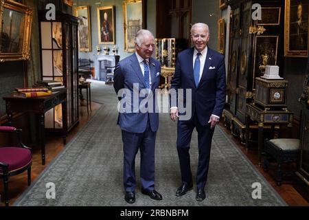 Windsor, Regno Unito. 10 luglio 2023. Il presidente DEGLI STATI UNITI Joe Biden incontra il re Carlo III al Castello di Windsor a Windsor il 10 luglio 2023. Biden sta facendo una breve visita per incontrare il primo ministro Rishi Sunak e re Carlo III per la prima volta dalla sua incoronazione a maggio, in vista del vertice NATO del 2023 a Vilnius, in Lituania. Foto della famiglia reale/ credito: UPI/Alamy Live News Foto Stock