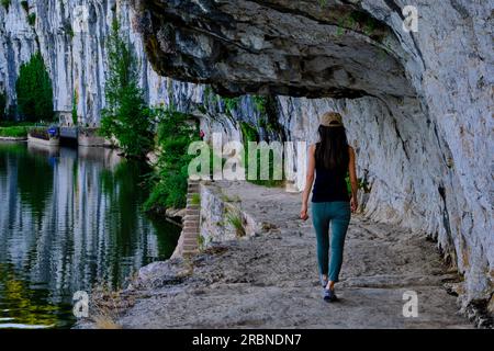 Francia, Lot (46), Parco naturale regionale Causses du Quercy, Bouzies, il sentiero Foto Stock