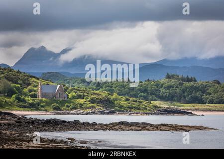 Gairloch Church on Strath Bay, Wester Ross, Highlands, Scozia, Regno Unito Foto Stock
