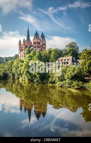 Vista dal vecchio ponte di Lahn alla Cattedrale di Limburgo, Limburgo, Valle di Lahn, Assia, Germania Foto Stock