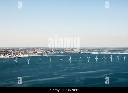 Intorno a Copenhagen - Windfarm offshore Middelgrunden Foto Stock