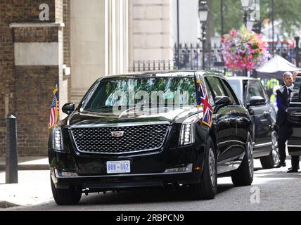 Il presidente degli Stati Uniti Joe Biden e il suo entourage visitano Downing Street, 10 luglio 2023, Londra, Regno Unito Foto Stock