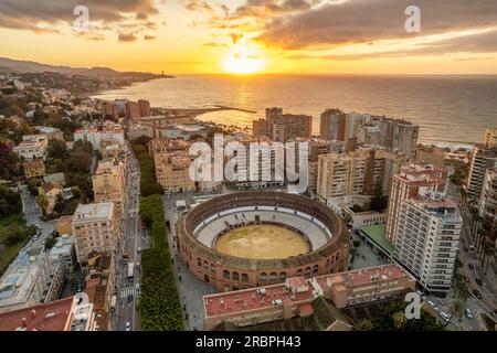 Plaza de toros de la Malagueta a Malaga al tramonto, Spagna. Foto Stock