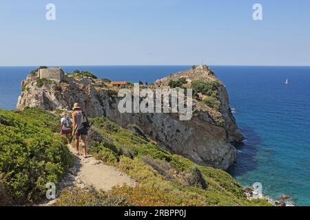 L'antico villaggio di Kastro sulla costa nord dell'isola di Skiathos, Sporadi settentrionali, Grecia Foto Stock
