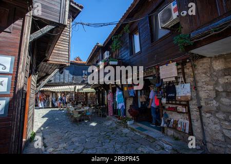 Città vecchia di Nessebar, attualizzata nel 2023, casa tradizionale bulgara, paesaggio urbano Foto Stock