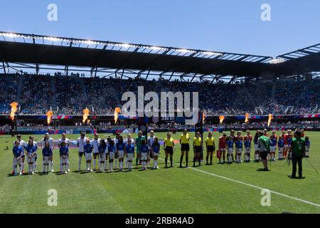 9 luglio 2023; San Jose, CA, Stati Uniti; team USA e Team Wales si schierano prima dell'inizio del primo tempo al PayPal Park. Foto: Stan Szeto - immagine dello sport Foto Stock