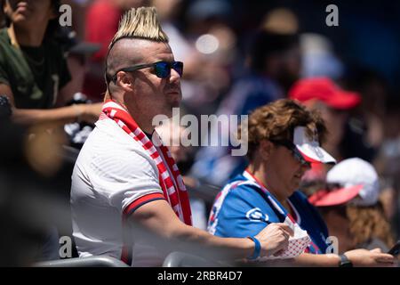 9 luglio 2023; San Jose, CA, Stati Uniti; i tifosi degli Stati Uniti guardano i riscaldamenti prima dell'inizio della partita tra USA e Galles al PayPal Park. Foto: Stan Szeto - immagine dello sport Foto Stock