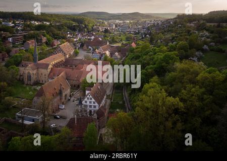 Veduta aerea dell'Abbazia cistercense di Maulbronn, Enzkreis, Baden-Württemberg, Germania, Europa, Patrimonio dell'umanità dell'UNESCO Foto Stock