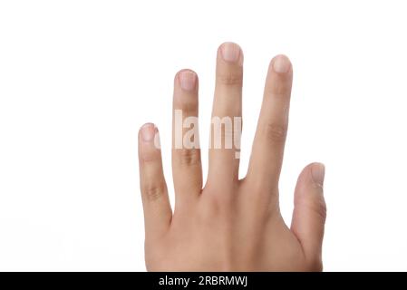 Le dita sul lato sinistro di una giovane donna vista dal di sopra mostra il dito unghie isolato su bianco Foto Stock