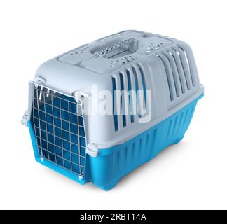Trasportino per animali di colore azzurro isolato su bianco Foto Stock