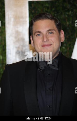 WEST HOLLYWOOD, CA - FEBBRAIO 26: Jonah Hill arriva al Vanity Fair Oscar Party 2012 ospitato da Graydon Carter alla Sunset Tower il 26 febbraio 2012 a West Hollywood, California. Gruppo) persone: Jonah Hill Foto Stock