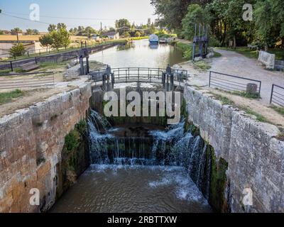 Chiuse di Canal de Castilla a Fromista, Spagna Foto Stock