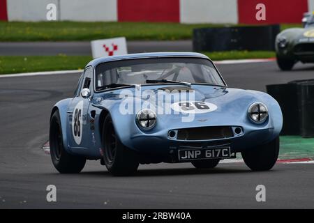 Mike Whitaker SNR, TVR Griffith, un evento con due griglie distinte, HRDC Dunlop Allstars per le vetture sportive, GT e Touring pre-1966. Gli Allstars Re Foto Stock