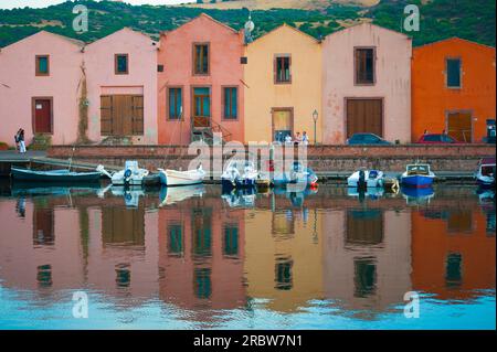 Bosa, vecchie concerie sul fiume temo, Sardegna, Italia, Europa Foto Stock