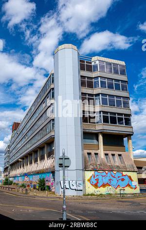 Casa sovrana in Norwich Anglia Square (architetti Alan Cooke Associates, 1966-68) - stile Brutalist edificio che ospitava HM Stationery Office Foto Stock