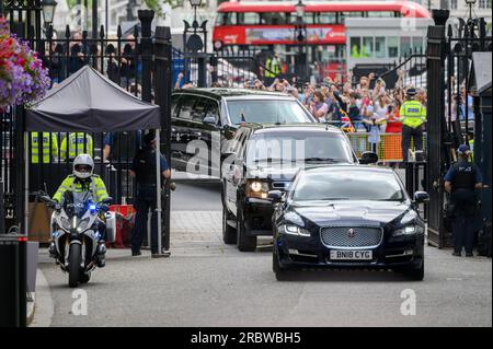 Il presidente DEGLI STATI UNITI Joe Biden visita il primo ministro britannico Rishi Sunak a Downing Street, il 10 luglio 2023. Il suo corteo, incluso l'OPresidential State CA Foto Stock