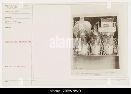 Una fotografia scattata il 15 febbraio 1919, che mostra il Munier Airplane radio Telephone Set rilasciato dalla radio Division della S.C. Si tratta di un set di ricezione radio a corto raggio (onde corte) appositamente progettato per l'uso su aerei di scouting. Questo articolo è destinato esclusivamente ad uso ufficiale. Foto Stock