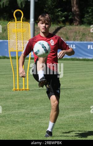 Hoenderloo, Paesi Bassi. 11 luglio 2023. Rayan Berberi di Standard raffigurato durante una sessione di allenamento della squadra di calcio belga di prima divisione Standard de Liege durante il loro training camp estivo, martedì 11 luglio 2023 a Hoenderloo, per prepararsi alla prossima stagione 2023-2024. BELGA PHOTO BRUNO FAHY Credit: Belga News Agency/Alamy Live News Foto Stock