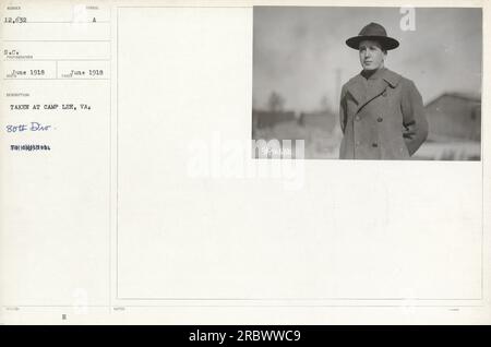 Soldati della 80a Divisione a Camp Lee, Virginia nel giugno 1918 [111-SC-12632]. Questa foto è stata scattata durante la prima guerra mondiale I soldati sono visti impegnati in attività militari al campo. Foto Stock