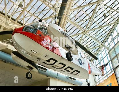 1966 Sikorsky (S-62A) HH-52A elicottero Seaguard sospeso dal soffitto nella Great Gallery del Museum of Flight Seattle Washington State USA Foto Stock