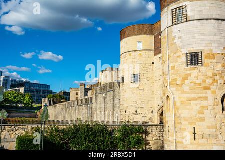 Londra, Inghilterra, Regno Unito - 24 agosto 2022 : Vista della Torre di Londra Foto Stock