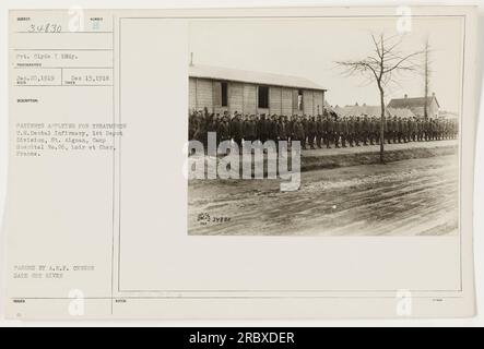 Clyde i Eddy negli Stati Uniti Dental Infirmary, 1st Depot Division, St. Aignan, Camp Hospital No.26, Loir et Cher, Francia. La foto è stata scattata il 20 gennaio 1919. L'immagine mostra i pazienti che richiedono il trattamento. Queste informazioni sono state ottenute dal file War SURRECT 34830. Foto Stock