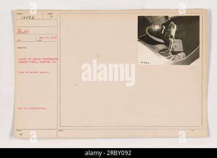 Didascalia immagine: "Vista di una telecamera aerea, 22-11500 SUBIECT 10982 Lett. WM. Fox, alla School of Aerial Photography, Langley Field, Hampton, Virginia, ripresa il 13 maggio 1918. Questa fotografia non è per la pubblicazione." Foto Stock