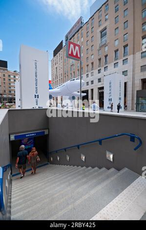 Italia, Lombardia, Milano, Piazza San Babila, nuova linea 4 della metropolitana Foto Stock